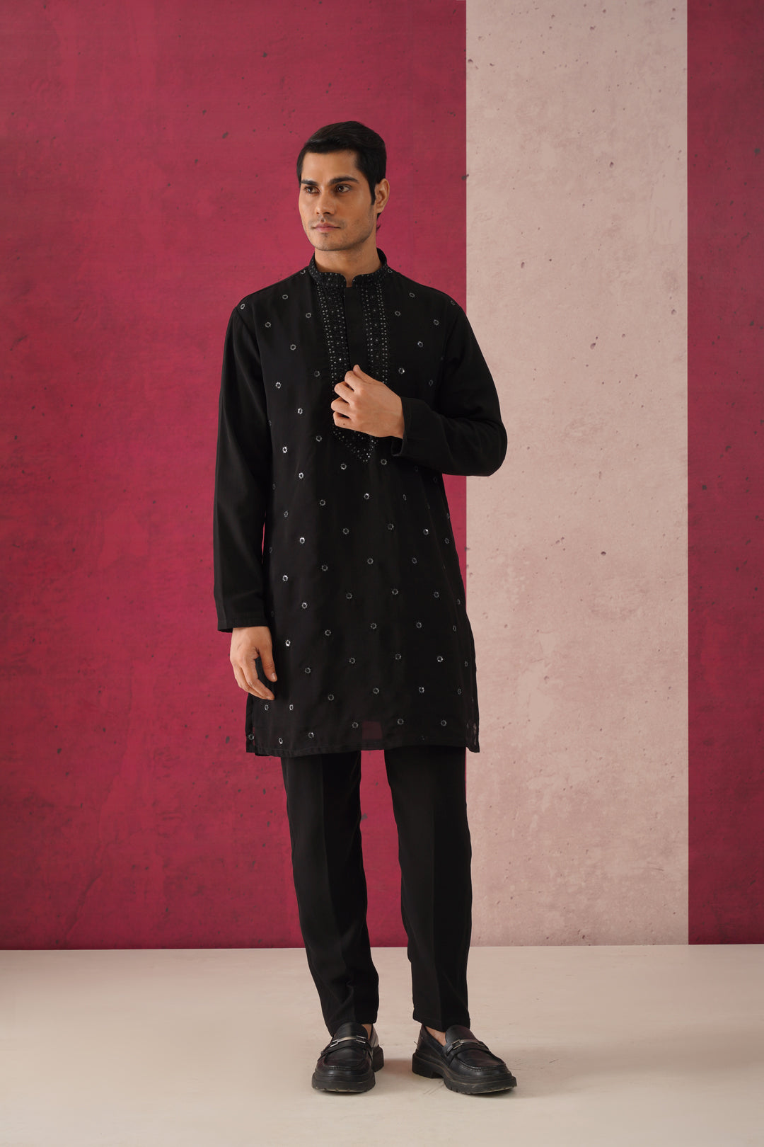 Nikunjya- Embroidered Short Kurta